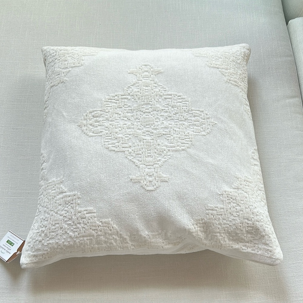 Maddie Medallion Pillow Cover